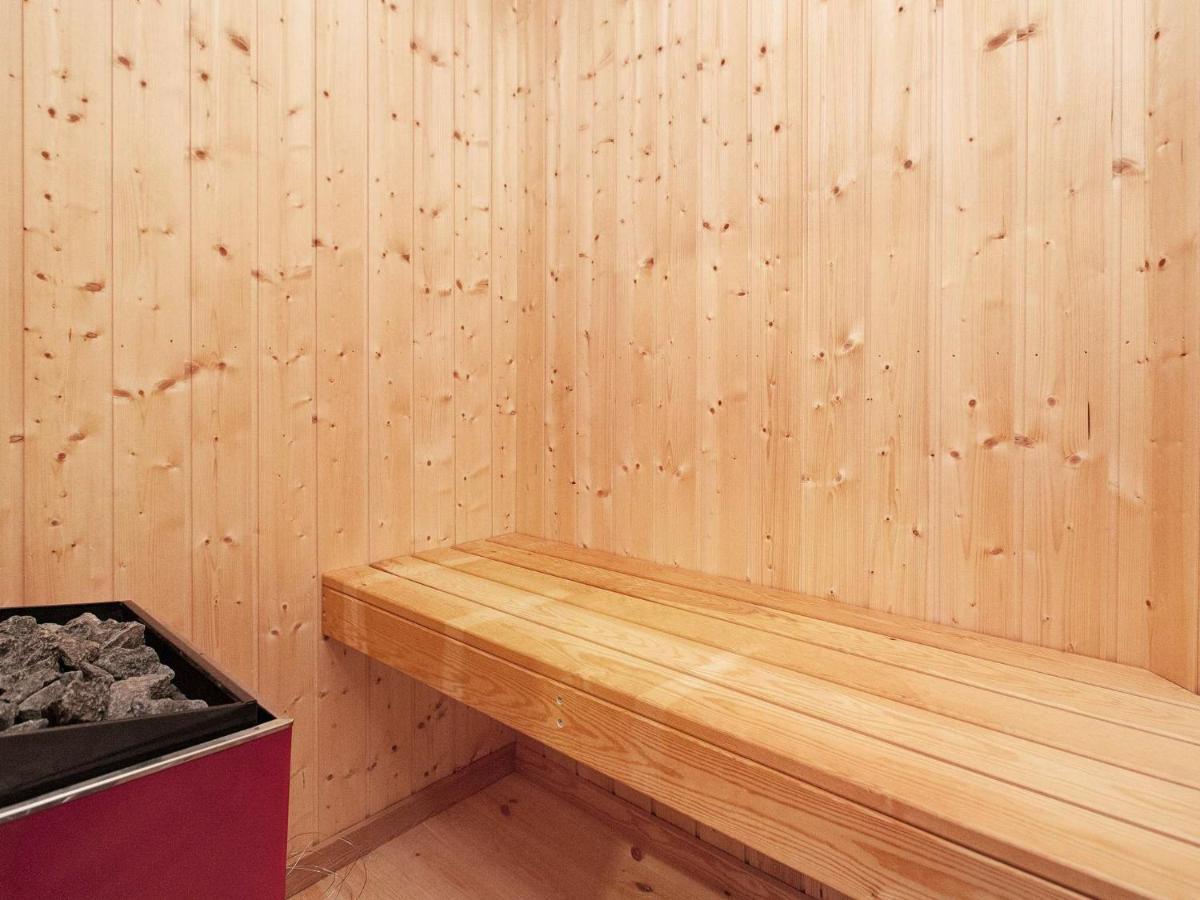 Three-Bedroom Holiday Home In Rodby 38 Kramnitse Bagian luar foto