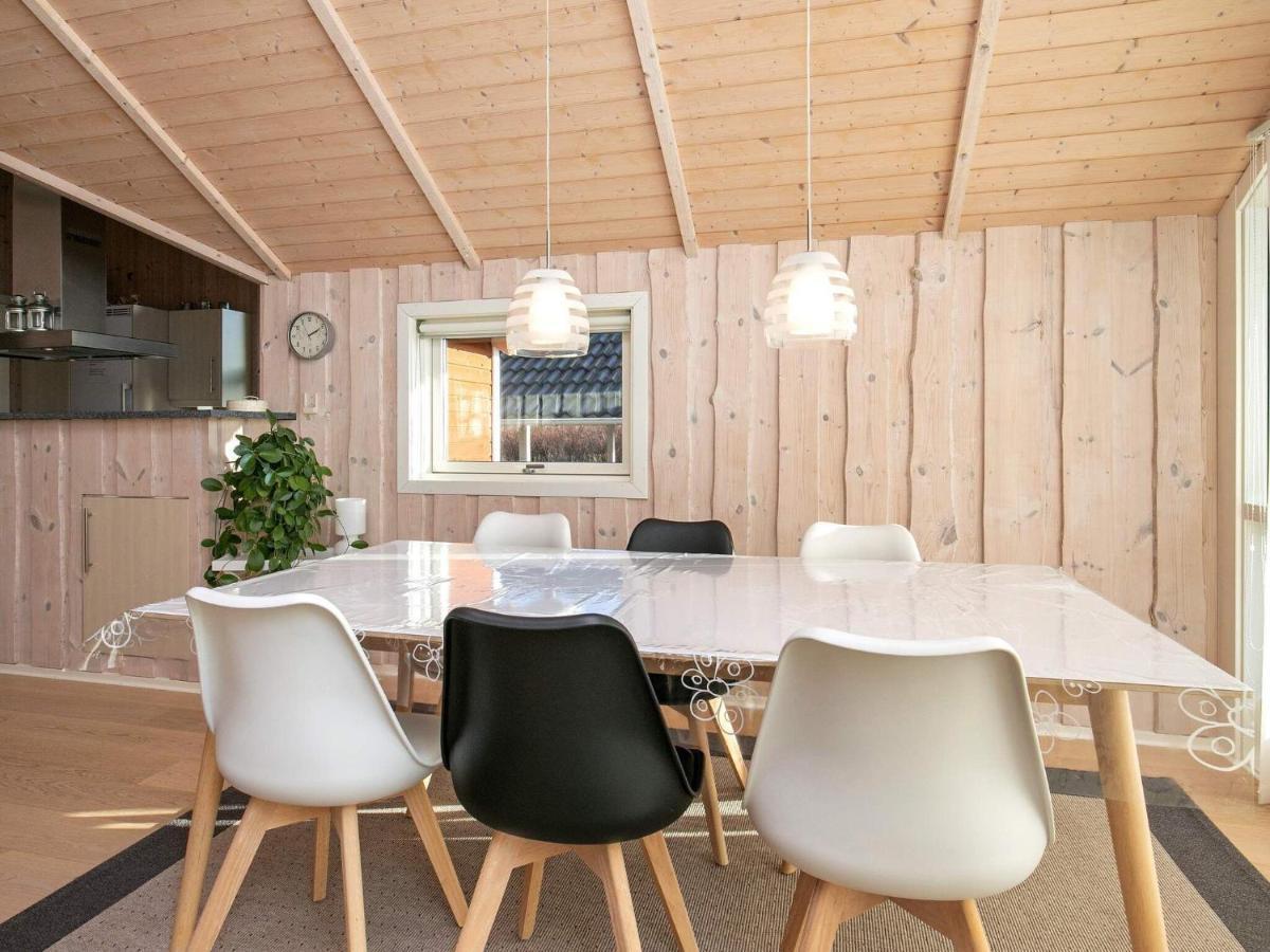 Three-Bedroom Holiday Home In Rodby 38 Kramnitse Bagian luar foto