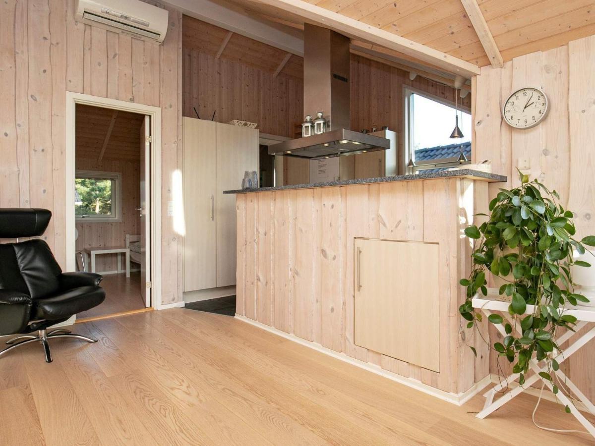 Three-Bedroom Holiday Home In Rodby 38 Kramnitse Bagian luar foto
