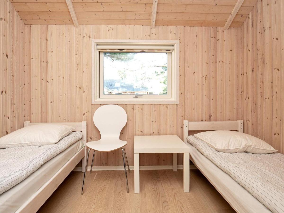 Three-Bedroom Holiday Home In Rodby 38 Kramnitse Bagian luar foto