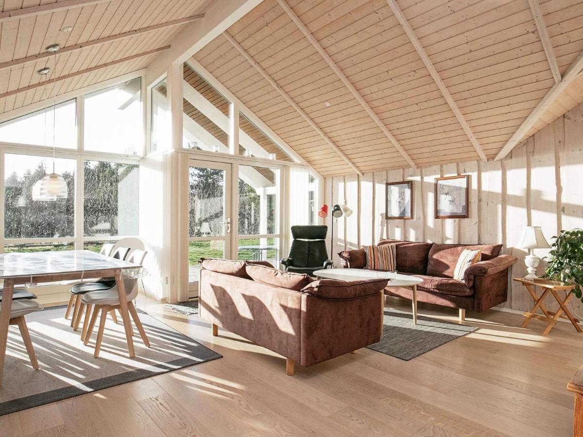 Three-Bedroom Holiday Home In Rodby 38 Kramnitse Bagian luar foto