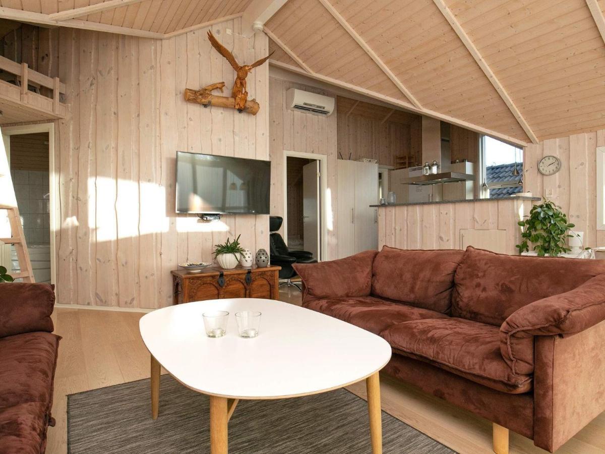 Three-Bedroom Holiday Home In Rodby 38 Kramnitse Bagian luar foto
