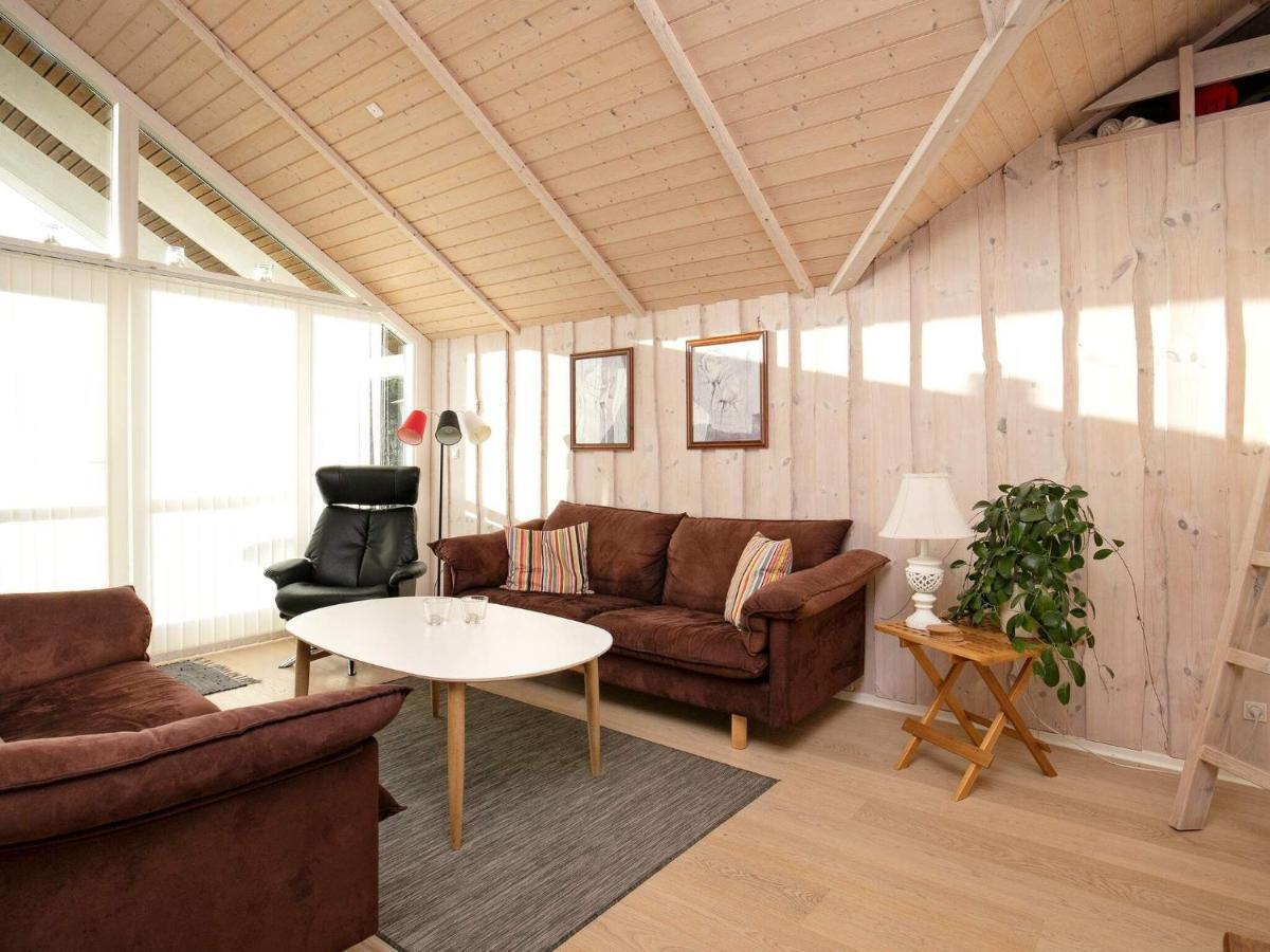 Three-Bedroom Holiday Home In Rodby 38 Kramnitse Bagian luar foto